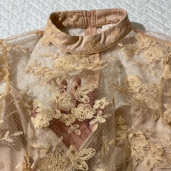 Top - Picture 3 of 6